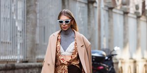 γυναίκα με σέξι λουκ