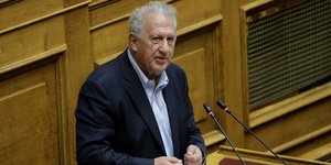 Ο Κώστας Σκανδαλίδης στη Βουλή