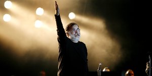 Θάνος Μικρούτσικος