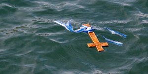 Θεσσαλονίκη σταυρός στη θάλασσα