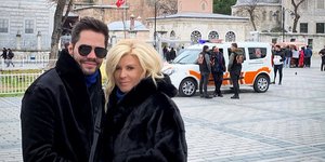 O Γιώργος Τσαλίκης και η σύζυγός του, Δώρα Δημητροπούλου, στην Αγιά Σοφιά