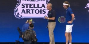 Επόπτρια τραυματίστηκε στο ματς του Τσιτσιπά