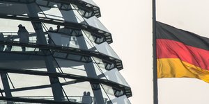 Η γερμανική σημαία στη γερμανική βουλή