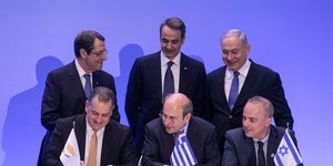 Υπουργοί υπογράφουν συμφωνία Eastmed υπό το βλέμμα Αναστασιάδη, Μητσοτάκη, Νετανιάχου