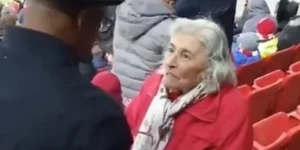 Η κ. Μαρία Πετρή, η πιο φανατική οπαδός της Αρσεναλ