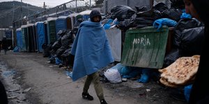 Πρόσφυγας στον καταυλισμό της Μόριας στη Λέσβο