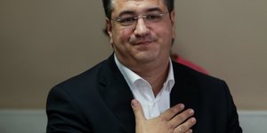 Απόστολος Τζιτζικώστας