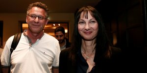 Οι ευρωβουλευτές του ΣΥΡΙΖΑ Κώστας Αρβανίτης και Ελενα Κουντουρά