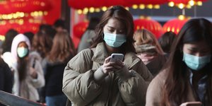 Ολοι με μάσκες κατά του κορωνοϊού