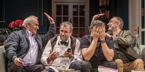 Παράσταση «Δείπνο Ηλιθίων»