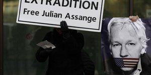 Ενάντια στην έκδοση του Τζούλιαν Ασάνζ στις ΗΠΑ τάσσεται το Συμβούλιο της Ευρώπης