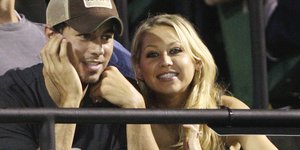 Ενρίκες Ιγκλέσιας και Αννα Κουρνίκοβα στο γήπεδο