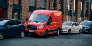 Εντυπωσιακό βίντεο: Πώς το Ford Transit παρκάρει μόνο του