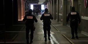 Γάλλοι αστυνομικοί νύχτα