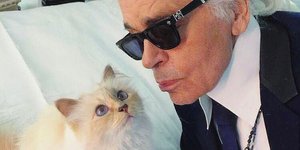 Ο Καρλ Λάγκερφελντ και η γάτα του