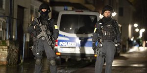 Οι έρευνες της αστυνομίας στη Γερμανία για την επίθεση σε καρναβάλι συνεχίζονται ως αργά τη νύχτα