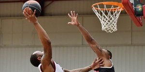 Εντυπωσιακή φάση από το Ηφαιστος-ΠΑΟΚ 