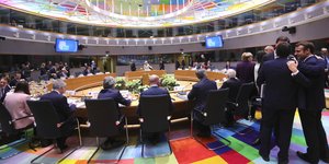 Οι ηγέτες της ΕΕ σε τραπέζι συνομιλιών