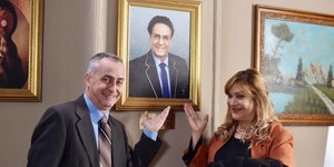 Ο Θόδωρος και η Σταυρούλα στο δημαρχείο του Κολοκοτρωνιτσίου