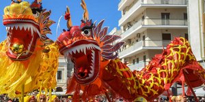 Εικόνες από το καρναβάλι της Πάτρας που ακυρώνεται λόγω κορωνοϊού