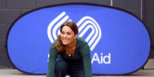 Η Κέιτ Μίντλετον χαμογελά