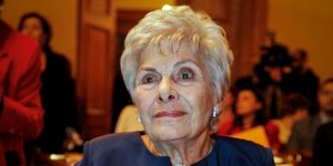 Κική Δημουλά: Διασωληνωμενη στη ΜΕΘ του «Υγεία», τo πρώτο ιατρικό ανακοινωθέν