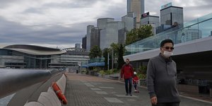 Kορωνοϊός: Μειώνονται τα κρούσματα