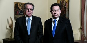 Συνάντηση Μηταράκη-Κουμουτσάκου με αντιπροσωπεία του ΣΥΡΙΖΑ -Για το μεταναστευτικό