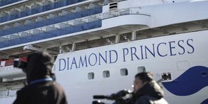 To κρουαζιερόπλοιο που παραμένει αγκυροβολημένο στην Ιαπωνία εξαιτίας της καραντίνας για τον Covid-19