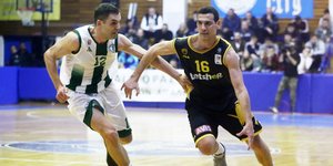 Ο Νίκος Ζήσης της ΑΕΚ στο ματς με τον Διαγόρα Δρυοπιδέων