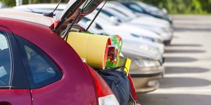 Αμάξι με αποσκευές