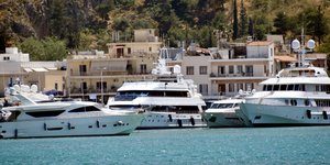 φορολόγηση φορολογία / Γιωτ στο Ναύπλιο