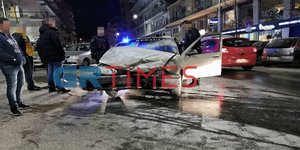 Αυτοκίνητο μετά από τροχαίο στην Θεσσαλονίκη