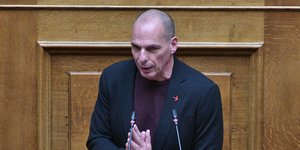 Ο Γιάνης Βαρουφάκης στη Βουλή