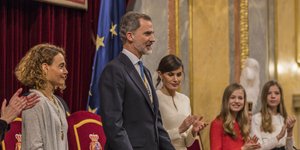 Ο βασιλιάς Φελίπε με τη σύζυγό του Λετίθια και τις δυο κόρες τους