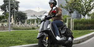 Με περισσότερα αξεσουάρ η Vespa GTS Super