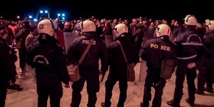 Παρατεταγμένες δυνάμεις της αστυνομίας στη Χίο