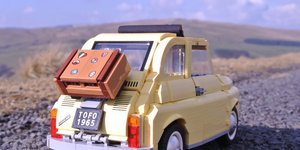 Το φτιαγμένο από Lego αμάξι