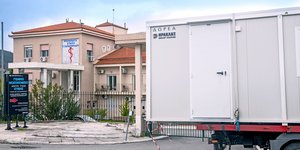 Ο Όμιλος ΗΡΑΚΛΗΣ δωρίζει ειδικής κατασκευής ISOBOX στο Γενικό Νοσοκομείο – Κέντρο Υγείας Κύμη