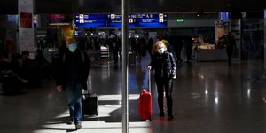 κορωνοϊός αεροδρόμιο