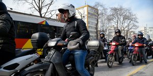 ΚΟΡΩΝΟΪΌς ΔΙΑΝΟΜΕΙΣ