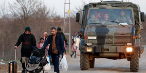 Προσφυγικό μετανάστες πρόσφυγες