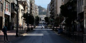 Αδειοι δρόμοι στην Αθήνα 