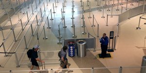 Άδειοι χώροι στο αεροδρόμιο του Τέξας μετά την πανδημία κορωνοϊού