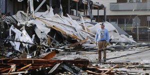 Εικόνες βιβλικής καταστροφής μετά τους ανεμοστρόβιλους που χτύπησαν το Τενεσί