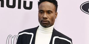 Ο Μπίλι Πόρτερ με σακάκι και ζιβάγκο