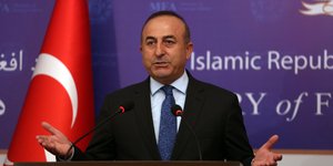 Ο Μεβλούτ Τσαβούσογλου σε ομιλία του