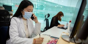 Ιατρικό προσωπικό σε νοσοκομείο της Κίνας