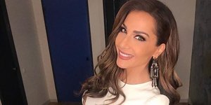 Δέσποινα Βανδή: Μένει σπίτι και διαβάζει τον γιο της 