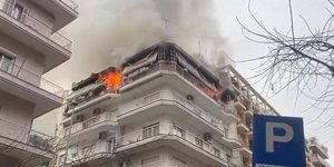 Φωτιά σε διαμέρισμα στη Θεσσαλονίκη